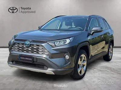 Usata Toyota RAV4 Hybrid 222 CV (163 kW) 2021 Grigio scuro SUV