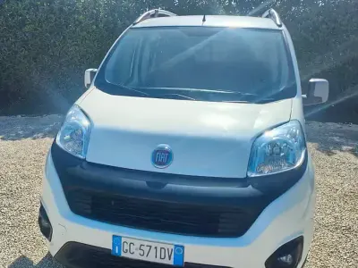 Usata Fiat Qubo Trekking 95 CV (69 kW) 2021 Bianco Monovolume