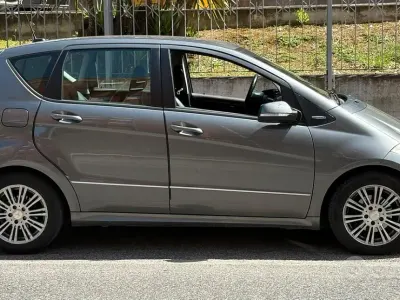 Usata Mercedes A180 Elegance 109 CV (80 kW) 2009 Grigio Berlina