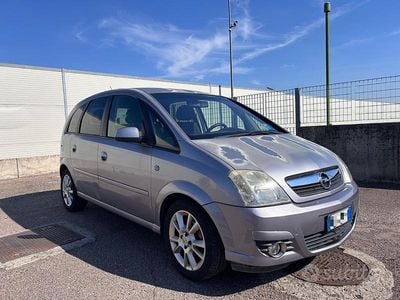 Usata Opel Meriva 90 CV (66 kW) 2006 Grigio Monovolume