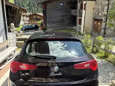 Usata Alfa Romeo Giulietta Distinctive 150 CV (110 kW) 2015 Nero Utilitaria
