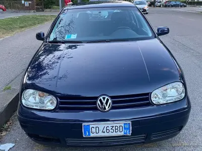Begagnad VW Golf IV Highline 105 HK (77 kW) 2002 Blå Sedan