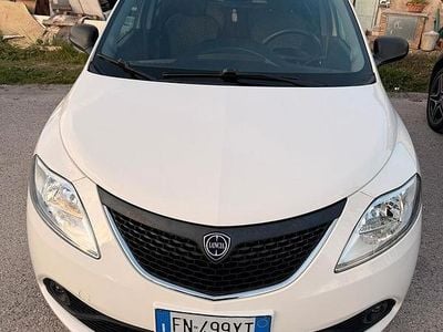 Usata Lancia Ypsilon 69 CV (50 kW) 2018 Bianco Utilitaria