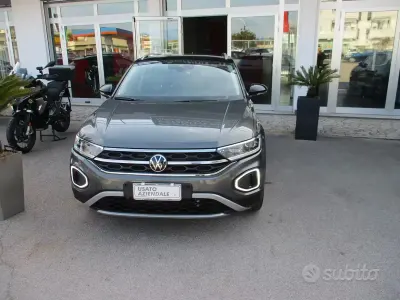 Usata VW T-Roc Style 116 CV (85 kW) 2025 Grigio SUV
