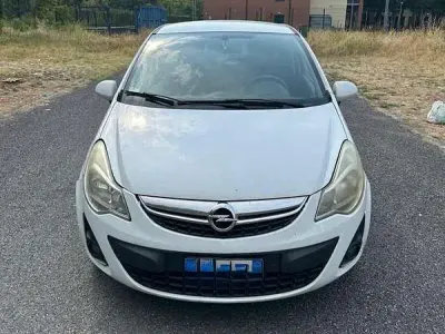 Usata Opel Corsa 86 CV (63 kW) 2013 Utilitaria