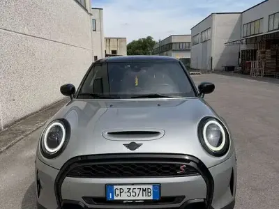 Usata Mini Cooper S Resolute Edition 178 CV (130 kW) 2023 Grigio Utilitaria