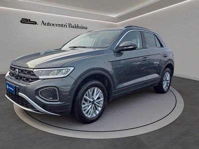 Usata VW T-Roc Life 150 CV (110 kW) 2023 Grigio SUV
