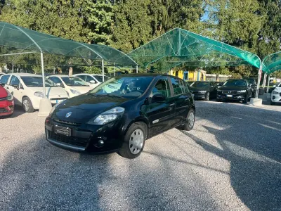 Gebraucht Renault Clio II 75 PS (55 kW) 2010 Schwarz Limousine