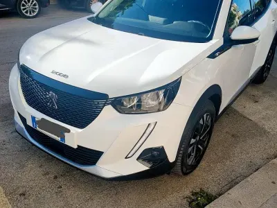 Usata Peugeot 2008 GT 110 CV (80 kW) 2021 Bianco SUV