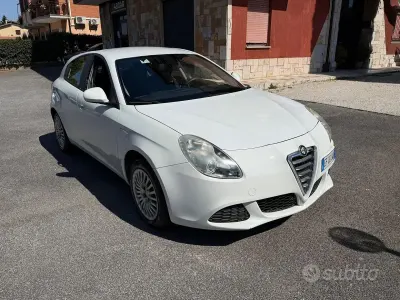 Occasion Alfa Romeo Giulietta Progression 120 ch (88 kW) 2010 Blanc Citadine