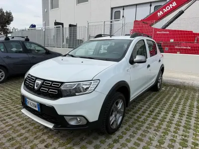 Usata Dacia Sandero Stepway 90 CV (66 kW) 2017 Bianco Berlina
