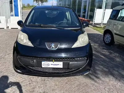 Gebraucht Peugeot 107 68 PS (50 kW) 2006 Schwarz Kleinwagen