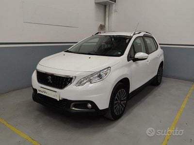 Usata Peugeot 2008 Active 82 CV (60 kW) 2017 Bianco SUV