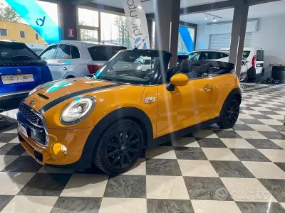 Usata Mini Cooper SD Cabriolet 170 CV (125 kW) 2017 Arancione Cabrio