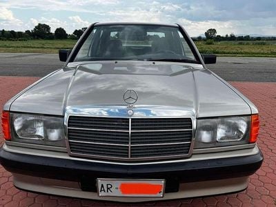 Usata Mercedes 190 185 CV (136 kW) 1985 Beige Berlina