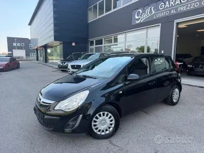 Usata Opel Corsa 85 CV (62 kW) 2013 Nero Utilitaria