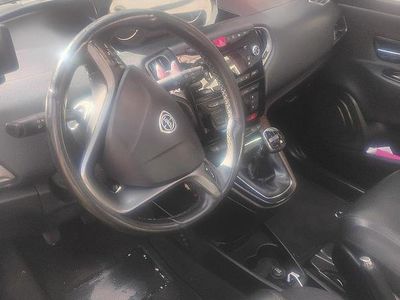 Usata Lancia Ypsilon 95 CV (69 kW) 2012 Nero Utilitaria