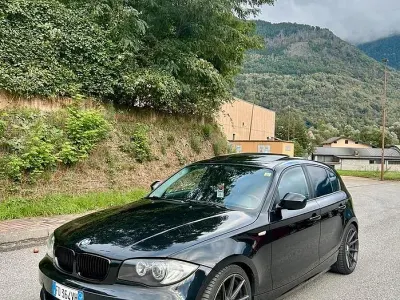 Usata BMW 118 143 CV (105 kW) 2016 Nero Utilitaria