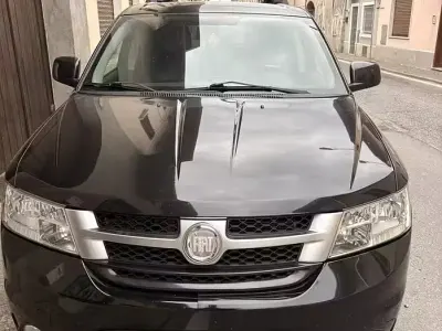 Usata Fiat Freemont 170 CV (125 kW) 2011 Nero SUV