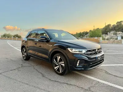 Usata VW T-Roc R-line 150 CV (110 kW) 2023 Nero SUV
