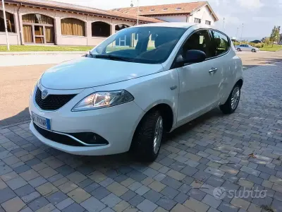 Usata Lancia Ypsilon 60 CV (44 kW) 2018 Grigio Utilitaria