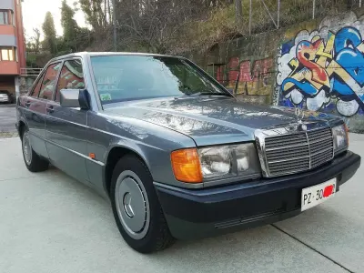 Usata Mercedes 190 122 CV (89 kW) 1991 Grigio Berlina