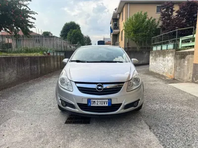Usata Opel Corsa Enjoy 80 CV (58 kW) 2007 Argento Utilitaria
