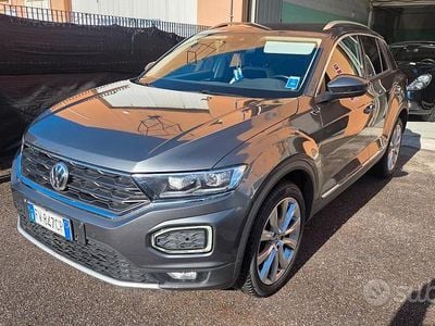 Usata VW T-Roc Advance 150 CV (110 kW) 2019 Grigio SUV