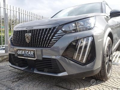 Usata Peugeot 2008 GT 130 CV (95 kW) 2023 Grigio SUV