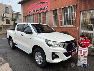 Usata Toyota HiLux Lounge 150 CV (110 kW) 2020 Bianco Pick-up