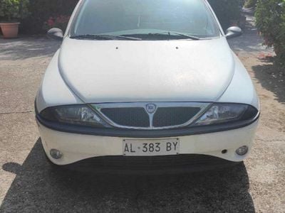 Usata Lancia Ypsilon 60 CV (44 kW) 1996 Bianco Utilitaria