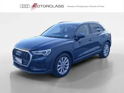 Usata Audi Q3 Business 150 CV (110 kW) 2020 Bleu metallizzato scuro SUV