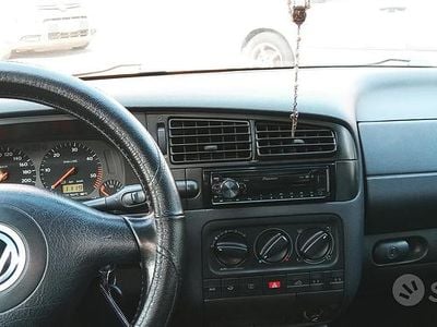 Usata VW Golf Cabriolet Edition 110 CV (80 kW) 1999 Grigio Cabrio