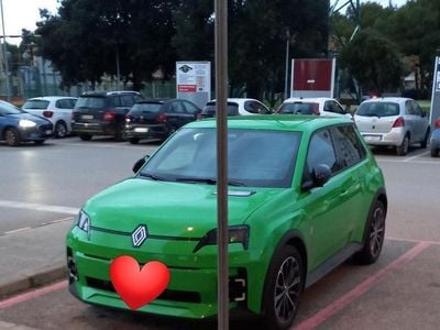 Usata Renault R5 110 kW (150 CV) 2025 Verde Utilitaria