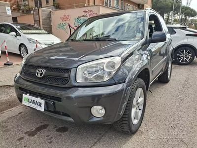 Usata Toyota RAV4 149 CV (109 kW) 2005 Grigio SUV