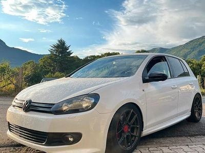 Usata VW Golf VI 140 CV (102 kW) 2011 Bianco Utilitaria