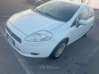 Usata Fiat Grande Punto 77 CV (56 kW) 2009 Bianco Utilitaria