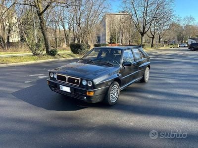 Usado Lancia Delta 205 CV (150 kW) 1992 Negro Utilitario
