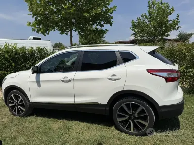 Usata Nissan Qashqai Tekna 131 CV (96 kW) 2014 Bianco SUV