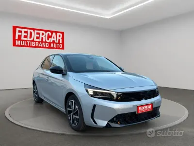 Usata Opel Corsa GS Line 102 CV (75 kW) 2023 Grigio Utilitaria