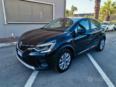 Usata Renault Captur Business 101 CV (74 kW) 2020 Nero SUV
