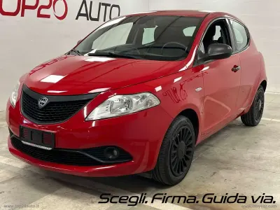Usata Lancia Ypsilon 69 CV (50 kW) 2018 Rosso Utilitaria