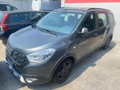 Usata Dacia Lodgy 101 CV (74 kW) 2017 Grigio Monovolume