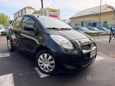 Usata Toyota Yaris 69 CV (50 kW) 2010 Nero Utilitaria