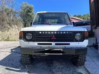 Usata Mitsubishi Pajero 84 CV (61 kW) 1987 Bianco SUV