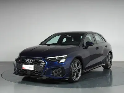 Usata Audi S3 Sport 310 CV (228 kW) 2023 Blu navarra metallizzato Berlina