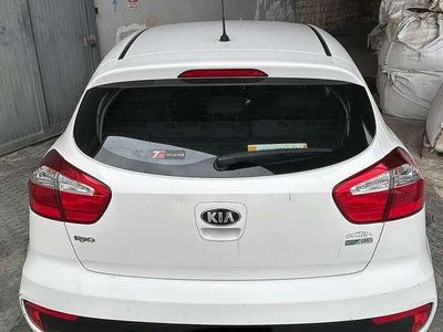 Usata Kia Rio 83 CV (61 kW) 2016 Bianco Utilitaria