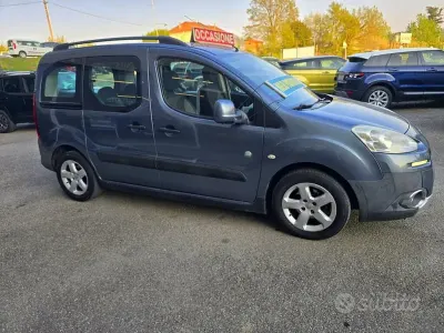Begagnad Peugeot Partner Tepee Outdoor 92 HK (67 kW) 2013 Blå Minibuss