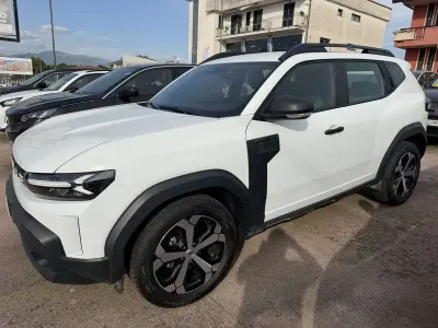 Usata Dacia Duster Essentiel 101 CV (74 kW) 2025 Bianco SUV