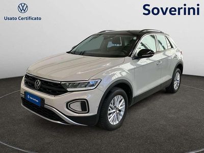 Usata VW T-Roc Life 110 CV (80 kW) 2022 Beige SUV